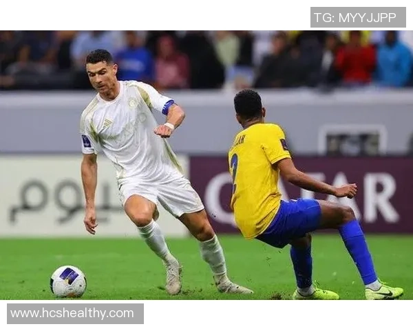 从草根到巅峰逆袭之路揭示足球球星如何打破命运束缚成就传奇